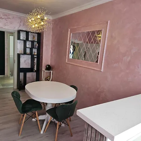 елинор Apartment *